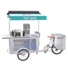 O luxo personalizou o triciclo que vende o carro para a rua que bebe/vender do chá